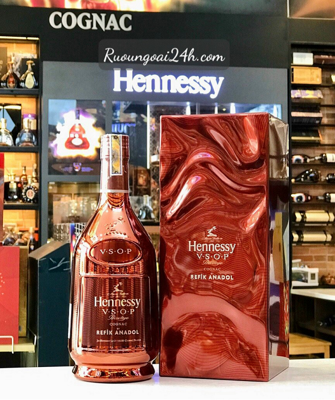 Rượu Hennessy VSOP Refik Anadol
