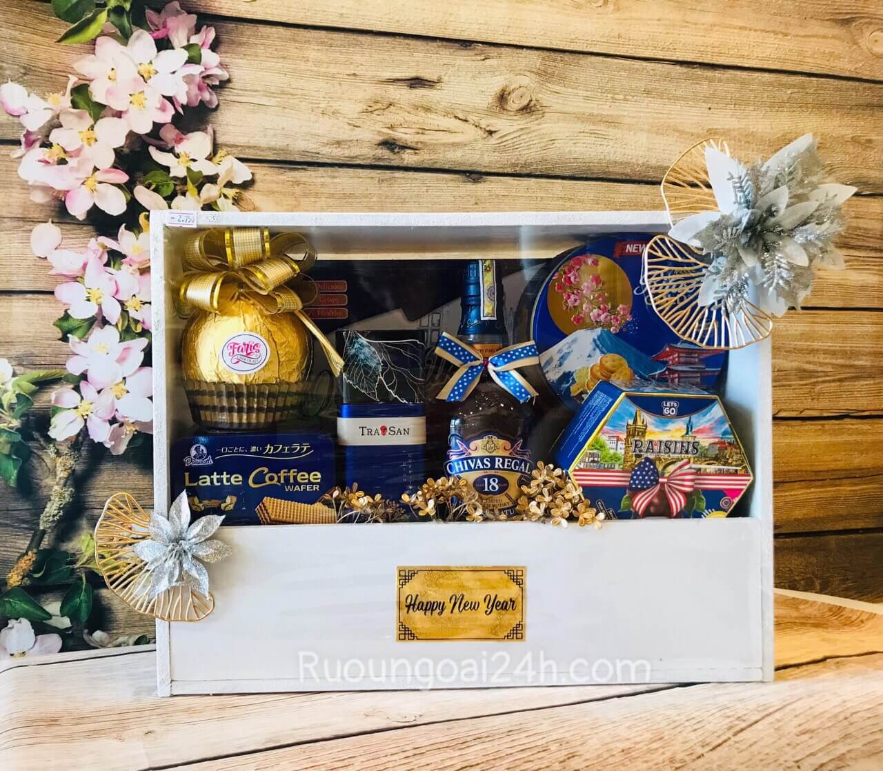 Phần quà rượu chivas 18 Regal - ĐẠI ĐẠI CÁT